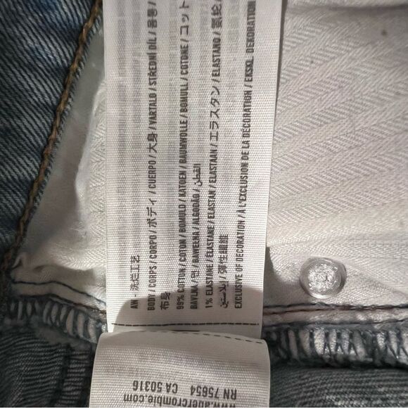 Abercrombie & Fitch Denim Distressed High Rise Short size 26/2 - Picture 4 of 4